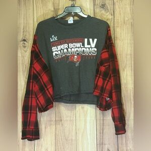 NWT Upcycled Buccaneers Cropped Flannel Tee Size L-XL